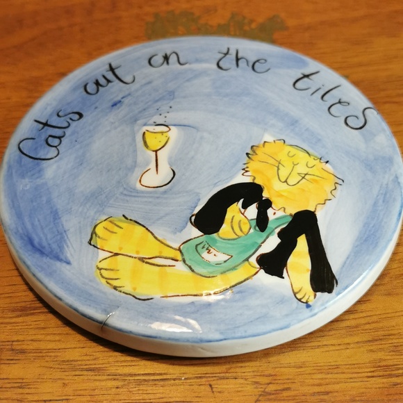 Beth for Whittard of Chelsea Hand-painted Stoneware Coaster Cats Out On The Tile - Picture 12 of 13